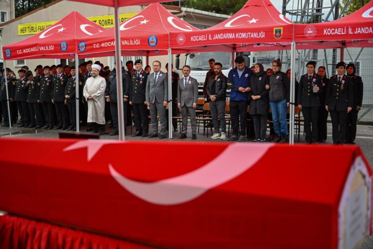 Parkta spor yaparken kalp krizi geçiren astsubay hayatını kaybetti