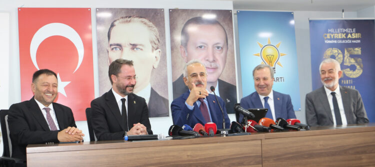 Bakan Uraloğlu: Birileri istiyor ki şehit cenazeleri gelmeye devam etsin