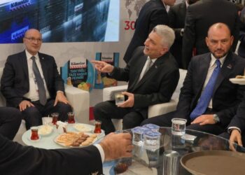 Bakan Bolat: Yıl sonu 410 milyar dolar mal ve hizmet ihracatı rakamımıza ulaşacağız