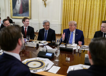 Trump'tan 'yapay zeka' kararnamesi: Bütün kurumlarda 'süper zeka' terimi kullanılacak