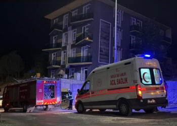 Karabük'te apartmanda yangın çıktı: 2 yabancı uyruklu öğrenci dumandan etkilendi