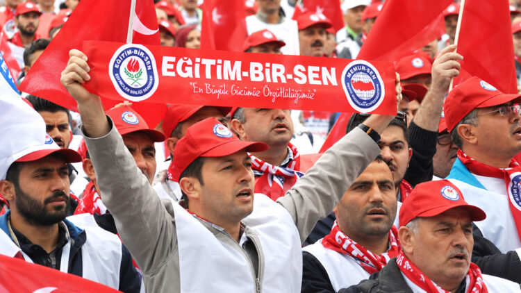 Eğitim-Bir-Sen’den MEB’e uyarı: "Sorunları halı altına süpürmeyin, kalıcı çözüm getirin"
