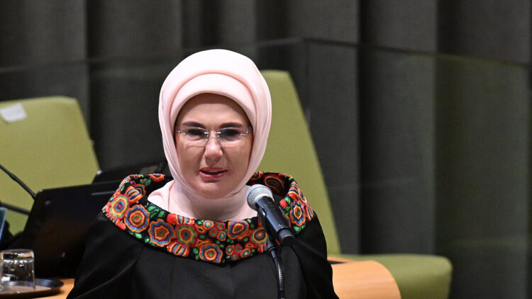 Emine Erdoğan'dan sıfır atık mesajı: "Birincil meselemiz, kullan-at kültüründen uzaklaşmak olmalı"