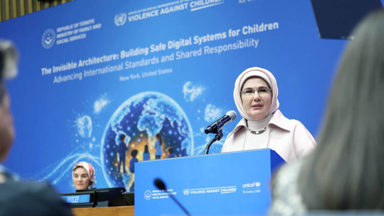 Emine Erdoğan'dan 'Sıfır Atık' paylaşımı: "Sınırlarımızı aşan bir çevre seferberliğine dönüştü"