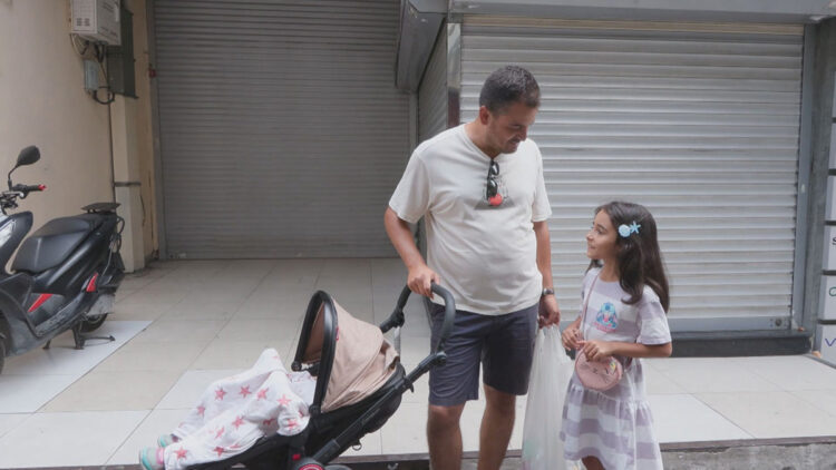 Okul alışverişini son güne bırakan veliler yine Eminönü'nü tercih etti