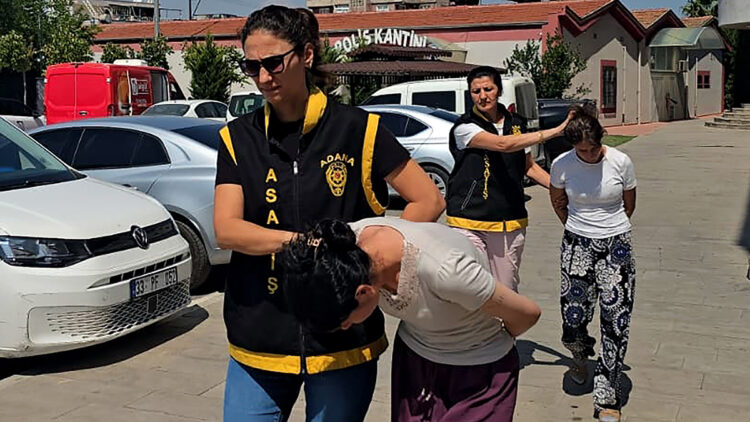 Epilepsi nöbeti yalanıyla kaçmaya çalışan hırsızlık şüphelileri: "İhtiyaç sahiplerine yardım topluyoruz"