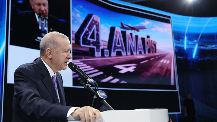 İstanbul Havalimanı faaliyetlerinde dev istihdam: "472 bin kişilik istihdama ulaşmayı öngörüyoruz"