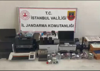 Esenyurt'ta sahte para operasyonu: 2 milyon 890 bin sahte dolar ele geçirildi