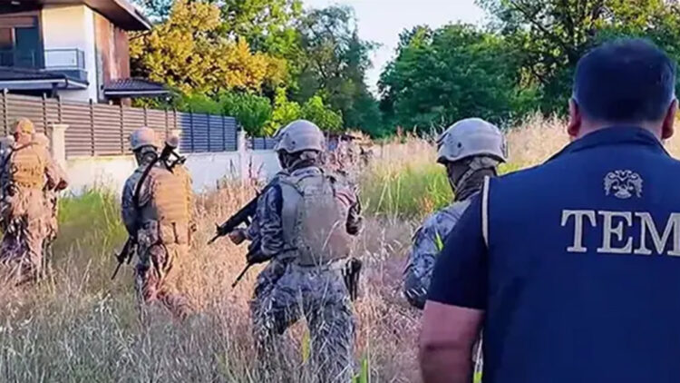 FETÖ firarisi gizli bölmede yakalandı
