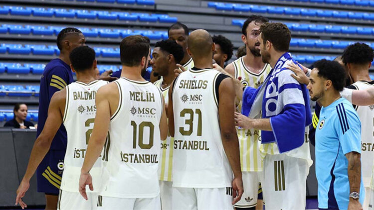 Fenerbahçe’nin kadın ve erkek basketboldaki yeni isim sponsoru için imza töreni düzenlendi