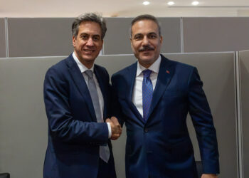Hakan Fidan, Birleşik Krallık Dışişleri Bakanı Miliband ile görüştü