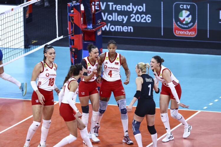 Filenin Sultanları finalde: Sırbistan’ı set vermeden devirdi