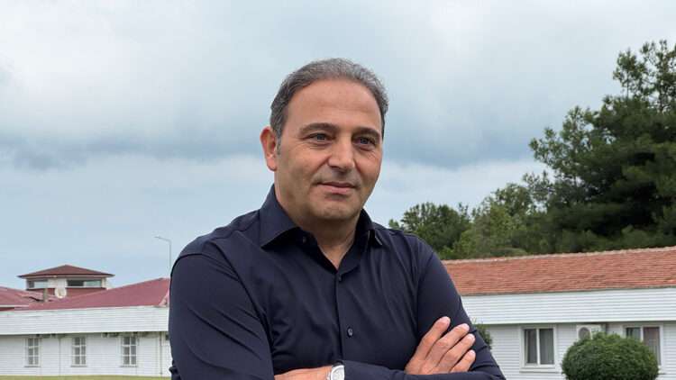 Fuat Çapa'dan Trabzonspor maçı açıklaması: "Tam kadro olmayı bekliyoruz"