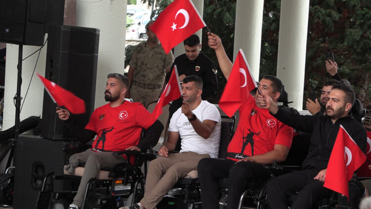 Ankara'da bandolu 'Gaziler Günü' kutlaması: "Devlet olarak gazilerimizin yanındayız"