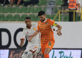 Süper Lig'de galibiyeti olmayan tek takım Göztepe: Alanyaspor'la da berabere kaldı