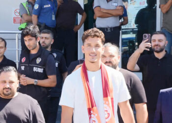 Galatasaray'ın yeni transferi Deniz Gül İstanbul'da
