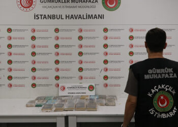 İstanbul Havalimanı'nda akıl almaz olay: Pilot kıyafetiyle geldi, uyuşturucu kuryesi çıktı