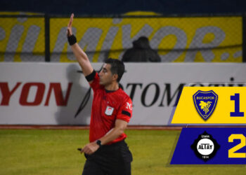 Bucaspor'dan hakemli paylaşım: Karşılaşma sonrası hakeme yüklendiler