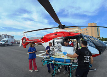 Kalp rahatsızlığı bulunan 1 günlük bebek, helikopter ambulansla Van’a sevk edildi
