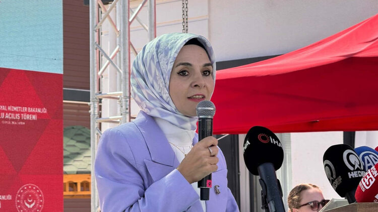Aile ve Sosyal Hizmetler Bakanlığı hizmetlerine devam ediyor: Huzurevi, rehabilitasyon merkezi ve yaşlı bakım evi sözü