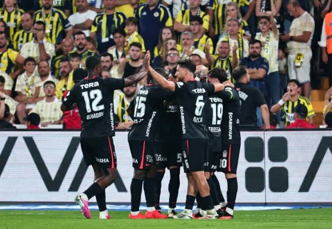 Beşiktaş, Marsilya'yı 4-1 yendi, tribünler doldu taştı
