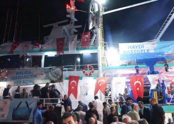 İstanbul'da balıkçılar ‘Vira Bismillah’ diyerek denize açıldı