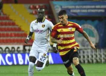 Kayserispor’dan İstanbulspor’a gol yağmuru: Zirveye oturdu