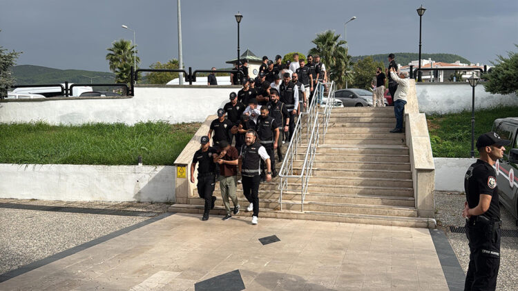 Sokakları suçlulardan temizleme çalışmaları hız kesmiyor: 'Sokaklar Güvende' operasyonunda 27 şüpheli adliyede
