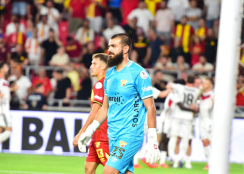 Göztepe’nin file bekçisi Luka Gugeshashvili taraftara tepkili: "Bugün yaptığınız şey taraftarlık değil"