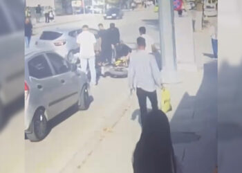 Otomobil ile motosiklet kafa kafaya geldi: 1 yaralı