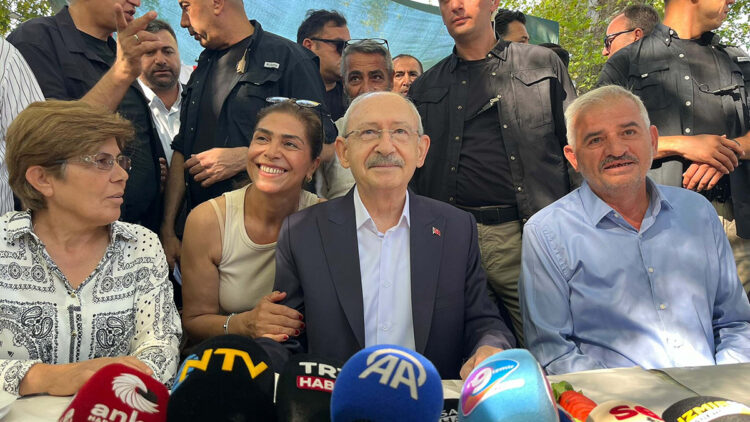 Kılıçdaroğlu vatandaşlarla buluştu: "Hukukun egemen olduğu bir devlet istiyoruz"