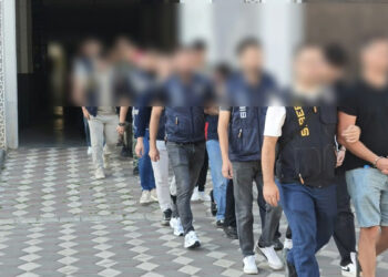 Kocaeli merkezli 'yatırım vaadiyle dolandırıcılık' operasyonu: 8 tutuklama