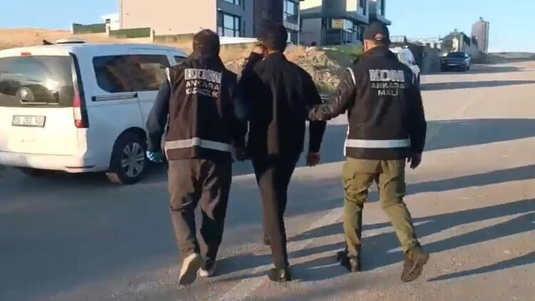 Ankara merkezli 5 ilde dolandırıcılık operasyonu: 8 gözaltı