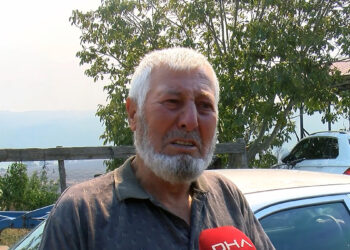 Kozan'da çıkan orman yangınında evi yanan köylüler konuştu: "Bezleri ıslatıp, üzerimize sardık"