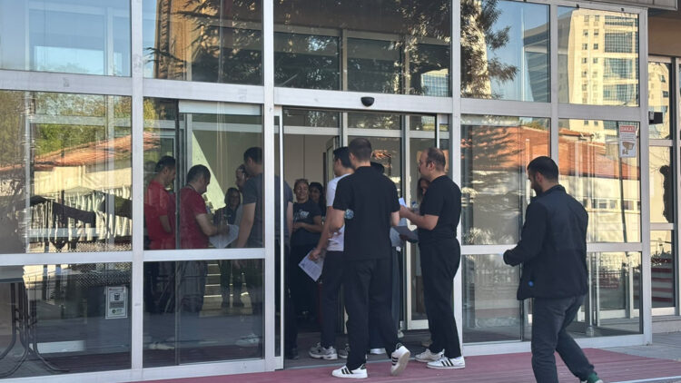 KPSS Lisans Alan Bilgisi'nin son oturumu başladı: İşletme, muhasebe ve istatistik testleri yapılıyor