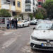 Maltepe’de mala geldi, cana gelmedi: Kesilen ağaç 2 otomobilin üzerine devrildi