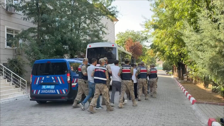 Siirt merkezli 4 ilde dev yasa dışı bahis operasyonu: 7 tutuklama