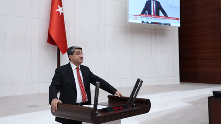 DEVA Partili Ekmen’den Bakan Işıkhan’a tepki: “Soru önergeme 744 gün sonra yanıt geldi”
