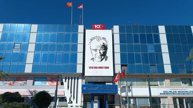Menderes Belediyesi'ne 'rüşvet' ve 'irtikap'tan ikinci dalga operasyon: 9 gözaltı