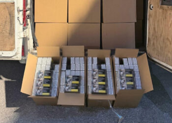 Minibüste 2,6 milyon bandrolsüz boş makaron ele geçirildi