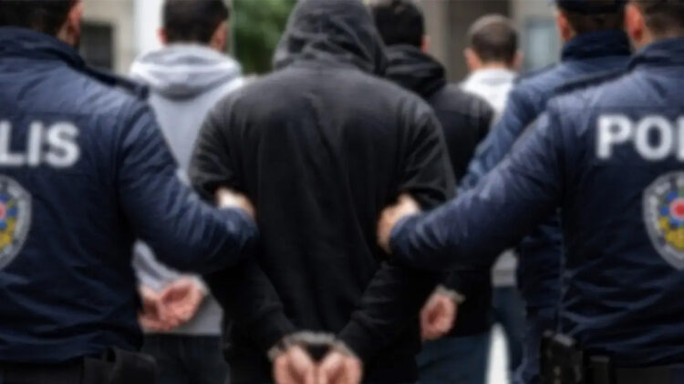 MİT ve emniyetten FETÖ'ye yönelik operasyon: 10 gözaltı
