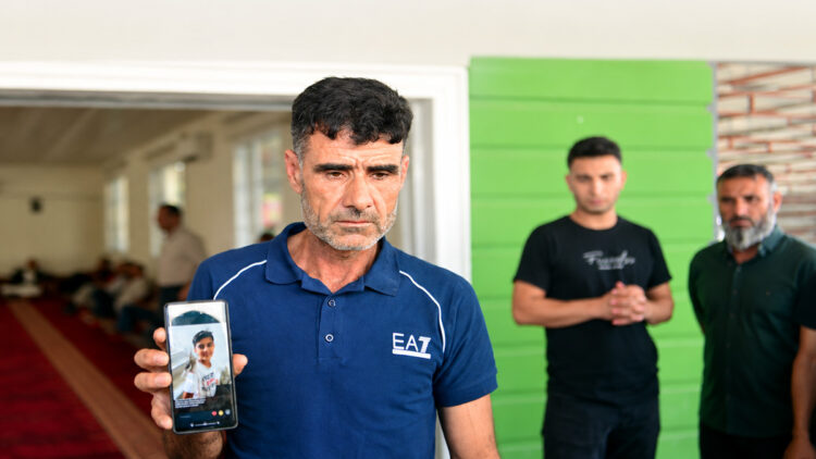 Kavgada ateşlenen kurşunun isabet ettiği Muhammed’in babası: "Okula gidecekti, mezarda yatıyor"