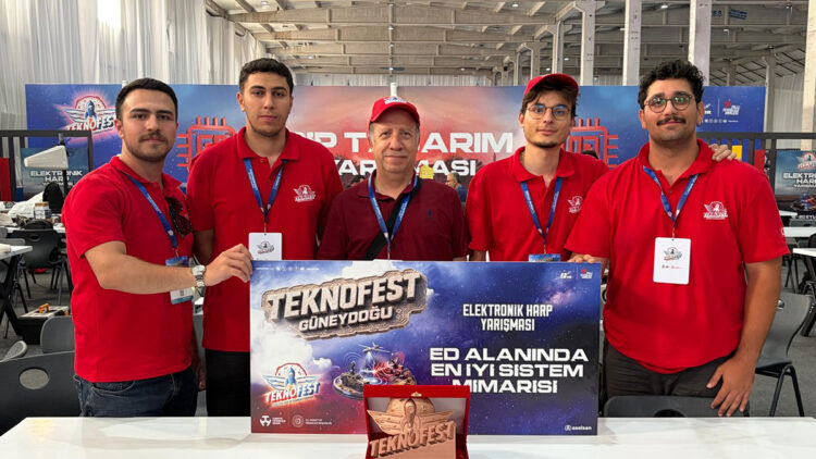 Mühendislik öğrencilerine ödül: Elektronik harp alanında sistem geliştirdiler