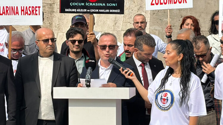 Ankara'da 'süresiz nafaka' protestosu: "Nafaka borç değil, geçici destektir"