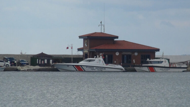 Silivri’de batan gemideki 9 mürettebatı arama çalışmaları 16’ncı gününde devam ediyor: Ailelerin bekleyişi sürüyor