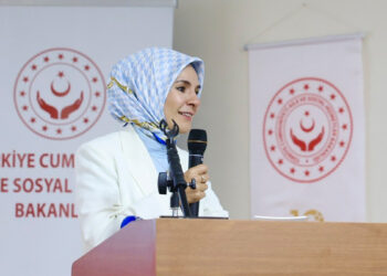 İhtiyaç sahibi öğrencilerin eğitim ihtiyaçları karşılanıyor: "SYDV'lere yaklaşık 2 milyar lira kaynak aktardık"