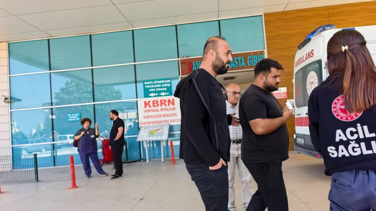 Elini makineye kaptıran Mehmet, kopan parmağı buz dolu poşetle hastaneye götürüldü