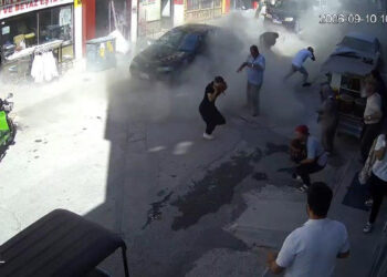 Konya'da iş yerinde buzdolabı gazı sıkıştı, patlama meydana geldi