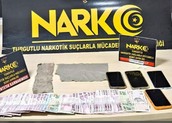 Peçeteye emdirilmiş uyuşturucuyla yakalanan 3 şüpheli tutuklandı