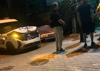 Şüphelileri takip eden ekip aracı kazaya karıştı: 1 polis yaralandı